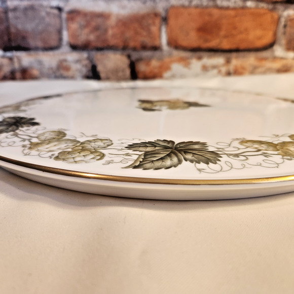 Royal Worcester The Worcester Hop Mathon Cake Plate 12" Raised Base 1965 England - Picture 2 of 9